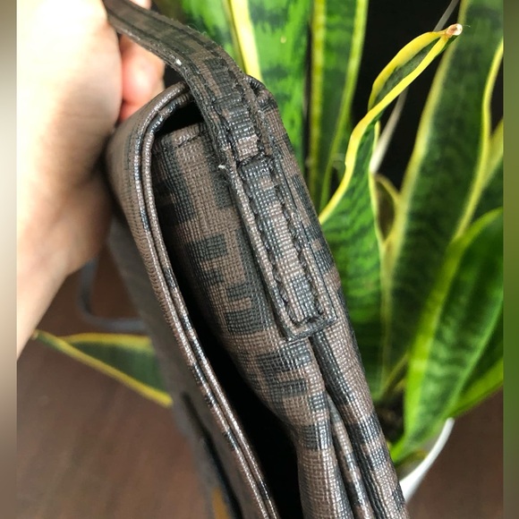 ❌SOLD❌ Authentic Fendi Zucchino Messenger Bag - Picture 14 of 16